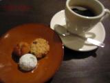 焼き菓子とコーヒー