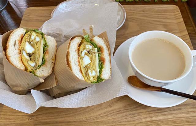 バターチキンカレーとお菓子の店 かくれ椿